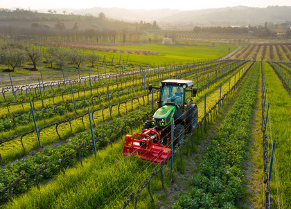 407_5DF-DS-DV-Series_5105-DF_Stage-V_field_DJI_0595-scaled